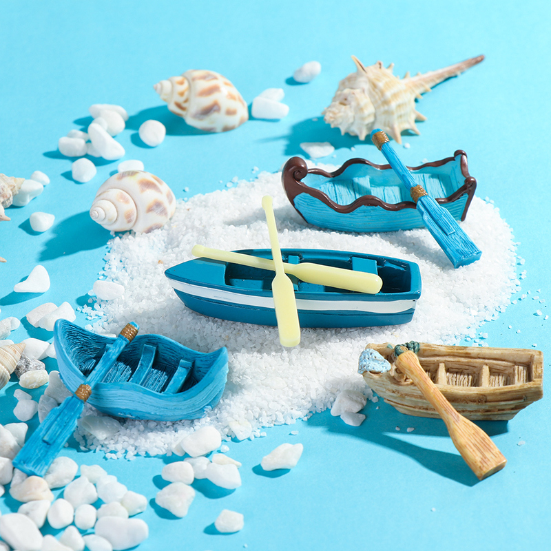 Mini Boat And Paddle Figurine Artificial Small Ship Ornament DIY Micro Landscape Home Garden Miniatures Resin Craft Decorations 220818