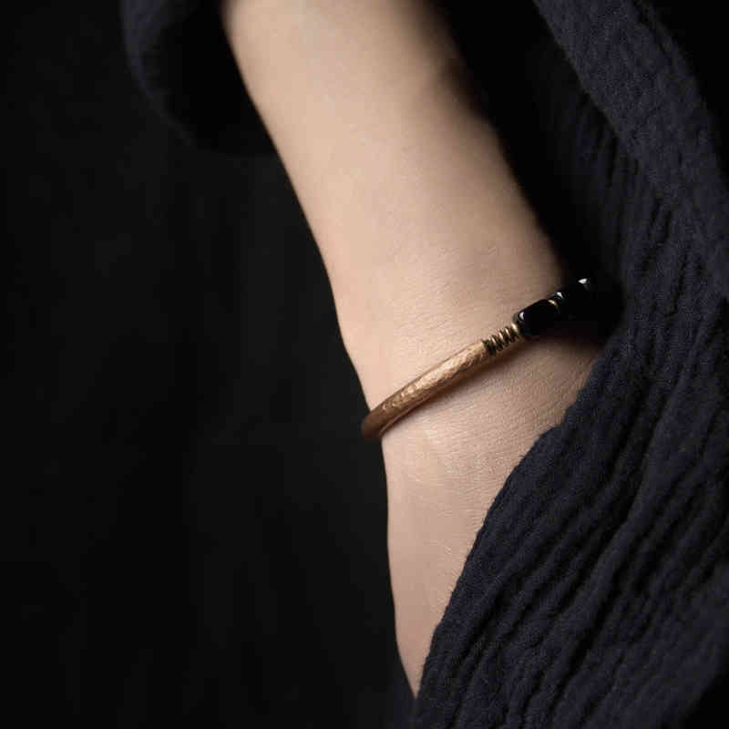 Brazalete de diseñador pulsera de obsidiana negra cúbica con accesorios de cobre antiguos hechos a mano joyería de piedra de protección de moda para hombres 180M