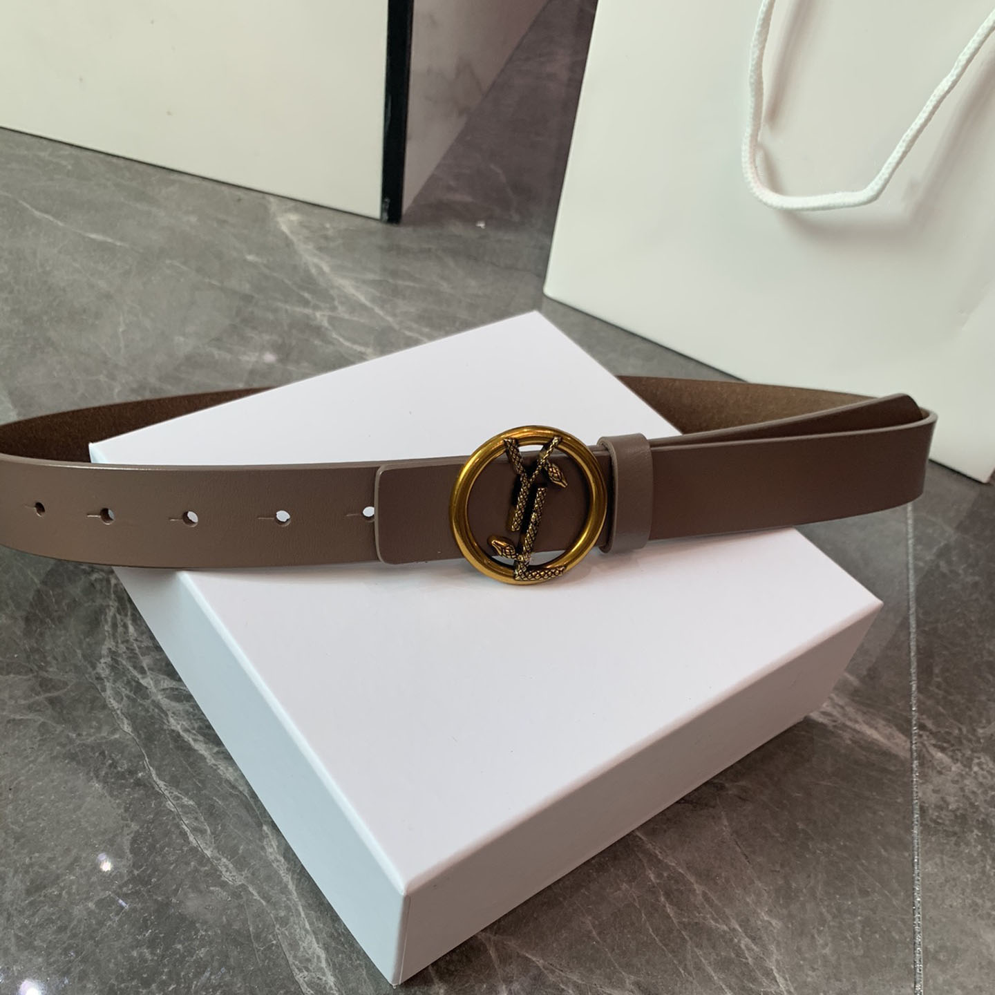 Luxurys Women Belts Designers Belt Fashion Mens and Womens Leisure عالية الجودة خمر 2.8 سم Boxy Boxle