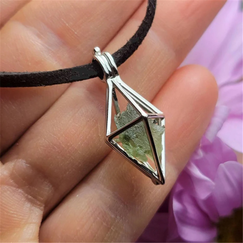 Äkta Moldavite Crystal med stor Herkimer -halsband Tjeckien Tektit Healing Stone Locket Halsband Moldavite Crystal 22088824423