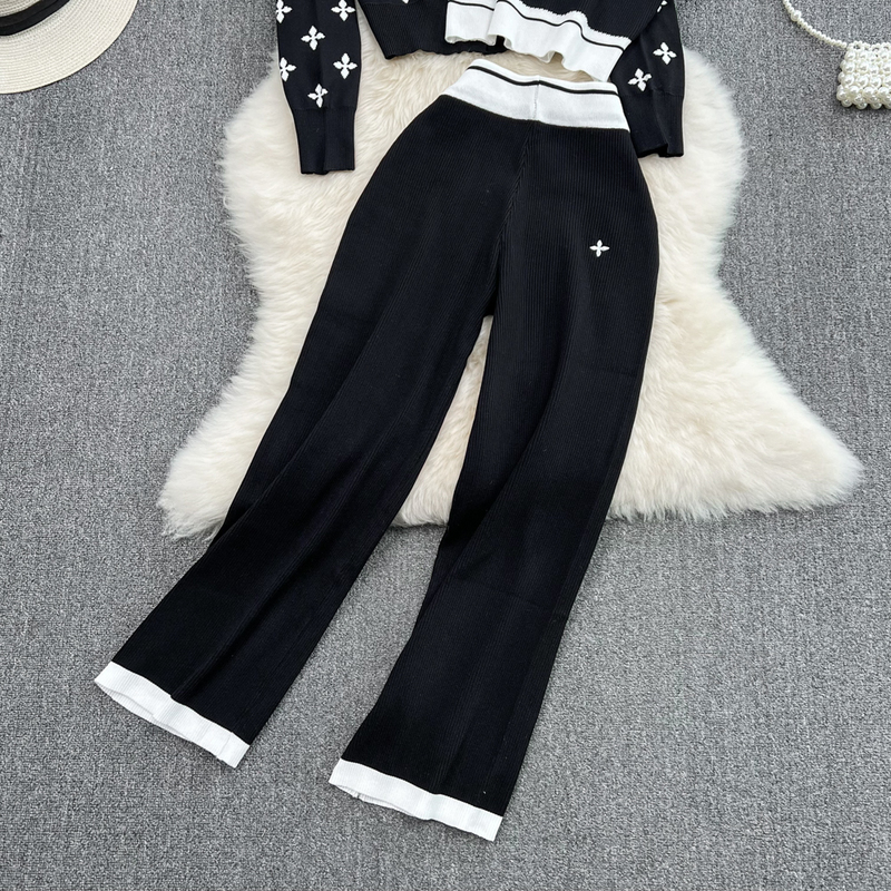 Knitted Tracksuit Women Spring Autumn Fashion Set Female Long Sleeve Cardigan Sexy Vest Wide Legged Pants Suit 220819