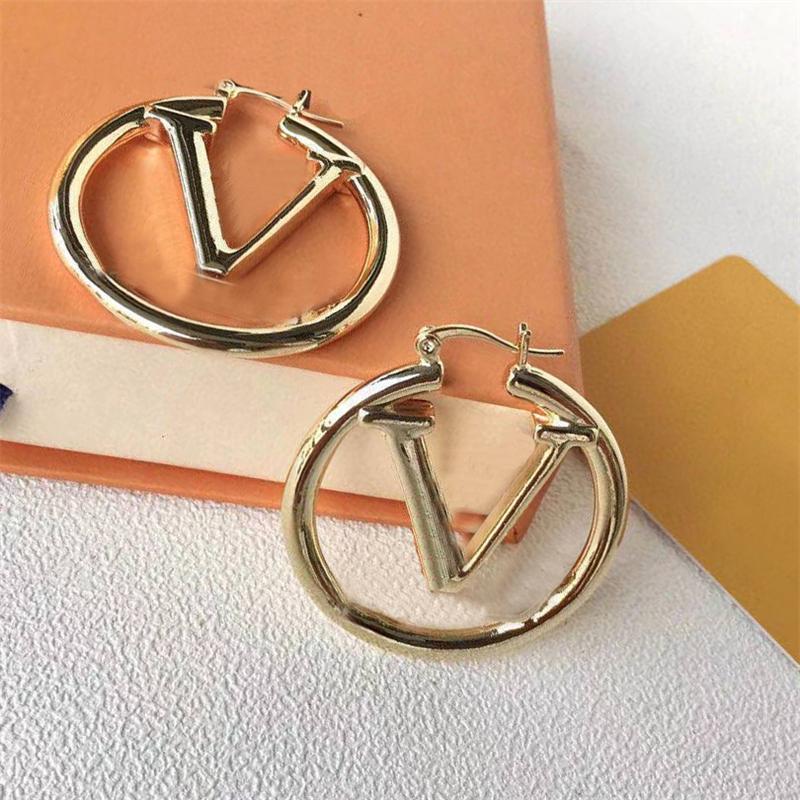 Diseñador Letra V Pendiente Moda para mujer Pendientes Stud Pendiente vintage Círculo Oro Lujoso Todo fósforo EHigh Joyería Gifts257q