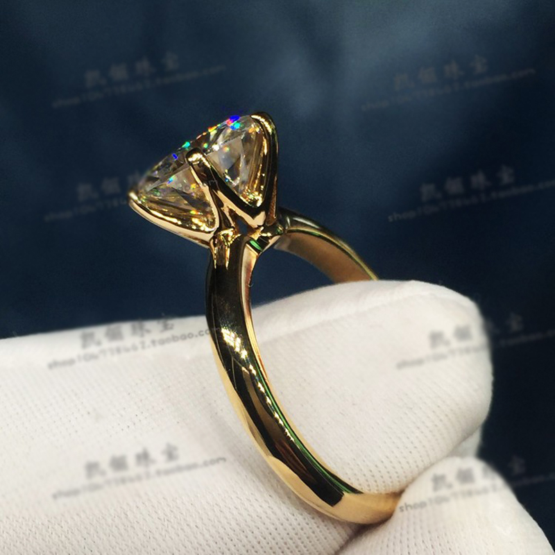 Кольцо с золотым цветом 18 тыс. Золотого кольца с 18 -километровым пакетом 20 -кара