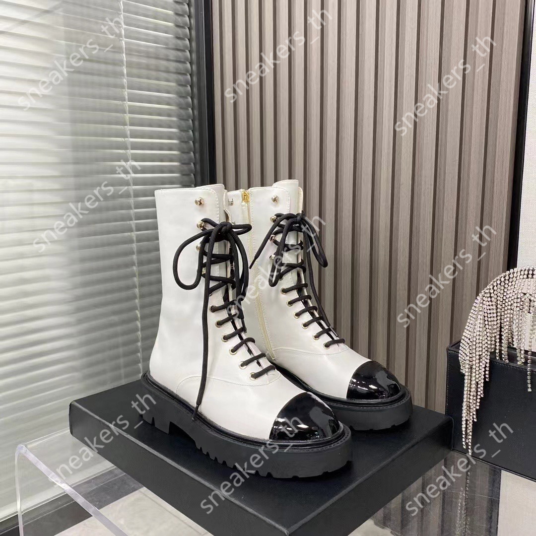 2022 Designer Kvinnor Ankelst￶vlar Sm￥ doft Lace-Up Platform Martin Boots Classic Black White Leather Color Matching Booties Knight Bootie