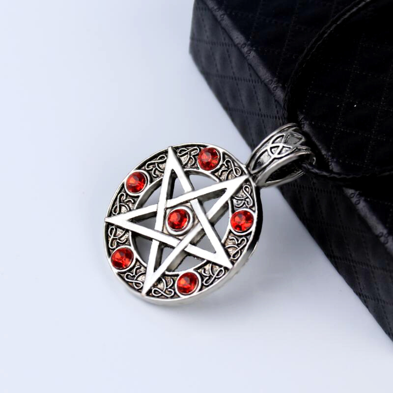 Collana con pentagramma stella simbolo Satana uomo con catena in corda di cuoio Collane con pentagramma con gemma di cristallo Gioielli di moda