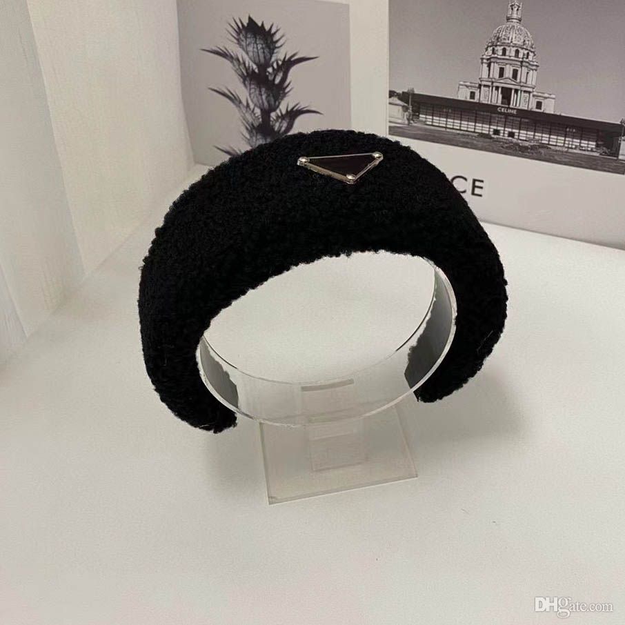 Push Stirnbandfashion Brand Triangle Buchstabe Stirnband Schwarz weiße Farbe Frauen Mädchen Buchstaben Haarband mit Briefmarkenzubehör hoch 318a