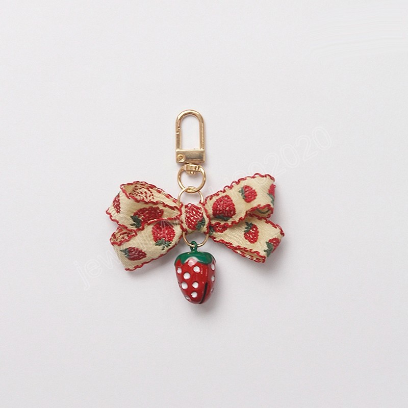 Niedlicher Erdbeer-Herz-Stoff-Spitzen-Schlüsselanhänger für Mädchen und Frauen, rote Glocke, Schlüsselanhänger, Ring, Autotasche, Anhänger, Charm-Handy-Gurt