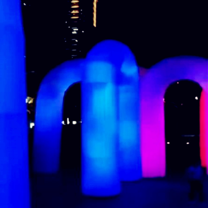 Decorazione per feste colorate mutevoli a LED LED gonfiabile a forma di arco a forma di matrimonio natalizio layout rainbow Gate Rainbow