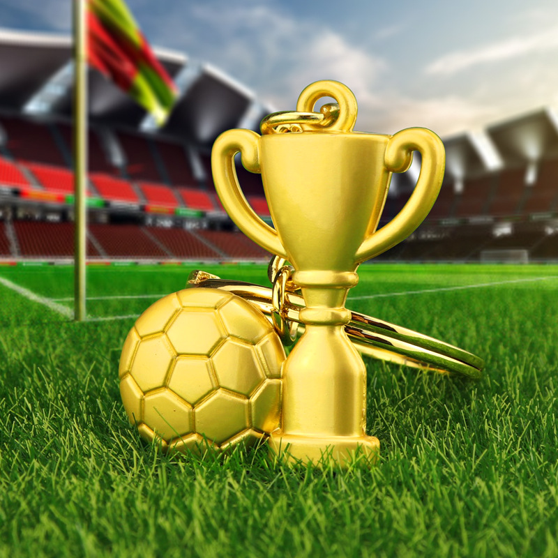 2022 World Cup Football Trophy Keychain Qatar Event Football Fans levererar presentkedja Guldsmycken h￤nge