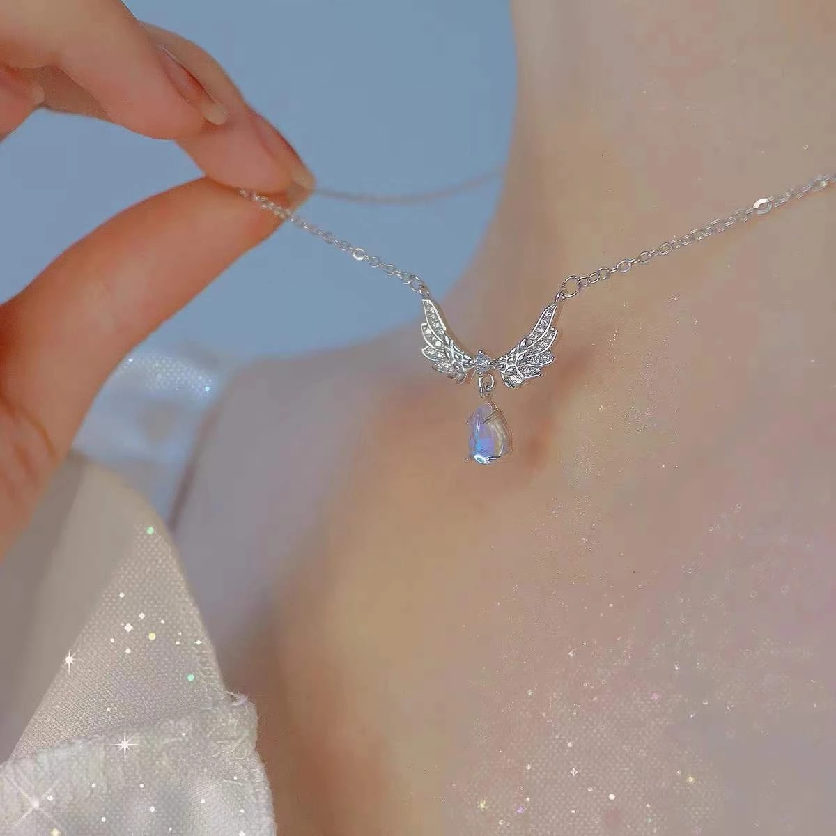 Mode Angel Wing Necklace for Women Moonstone Crystal Rhinestones Pendant Valentine's Day