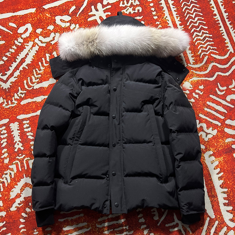 Najwyższej jakości czarna odznaka Dodatkowa męska kurtka parkas futra z kapturem płaszcz górny rozmiar Bieg