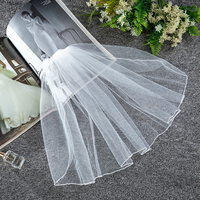 Une couche courte voiles de mariée avec peigne mode doux Tulle blanc ivoire longueur d'épaule femmes cheveux accessoires pour mariage CL0944