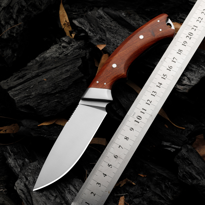 Utomhusöverlevnad Rak jaktkniv D2 Blade Full Tang Rosewood Handle Fixed Blade Knives