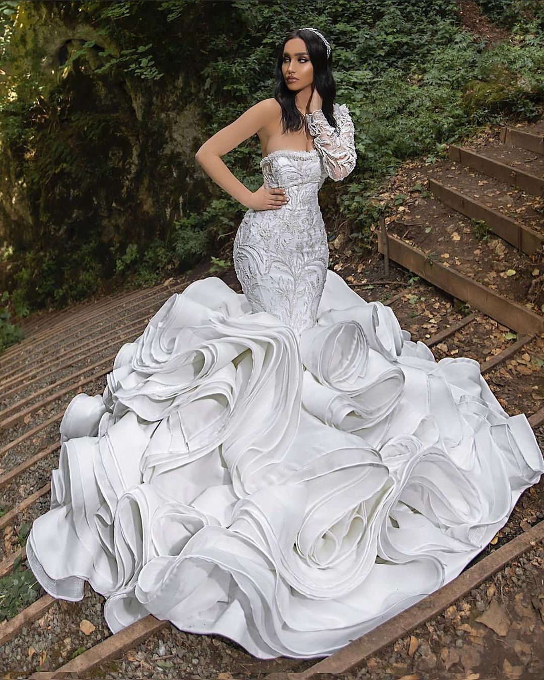 Robe de mariée sirène Vintage à volants en cascade, asymétrique épaule dénudée, manches longues, avec des Appliques en dentelle 3D