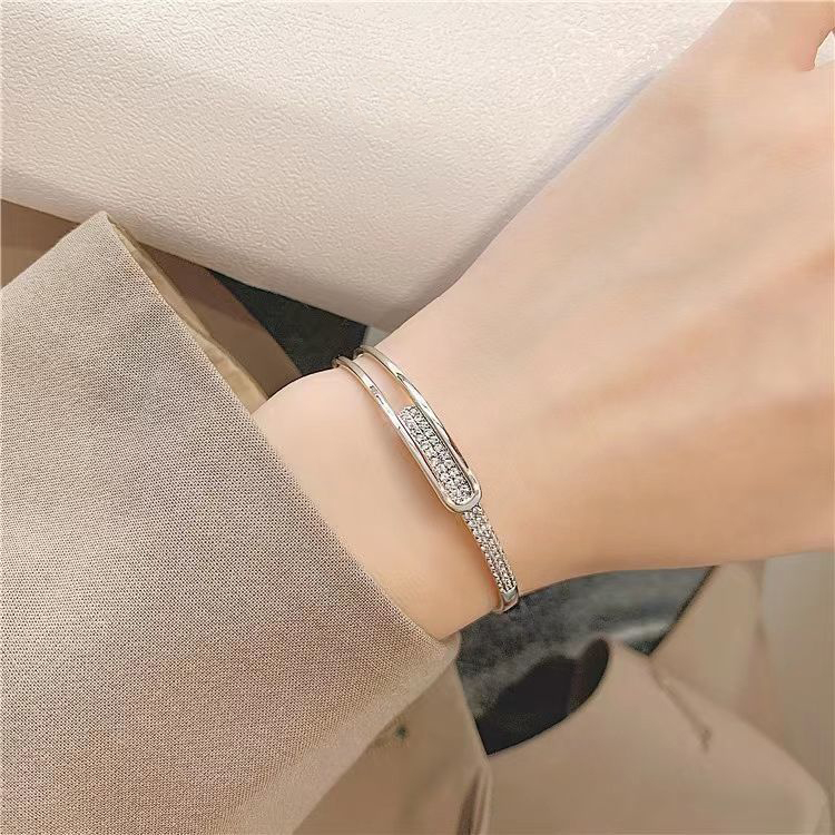 Luxury Designer Bracelet Bangle classic style fashionable women's bracelet suitable for gifts social gatherings high quality crafts very good