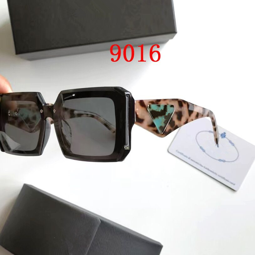 985 Modedesigner Sonnenbrille Klassische Brillen Goggle Outdoor Strand Sonnenbrille für Mann Frau 7 Farbe Optional Dreieckiges Zeichen287U