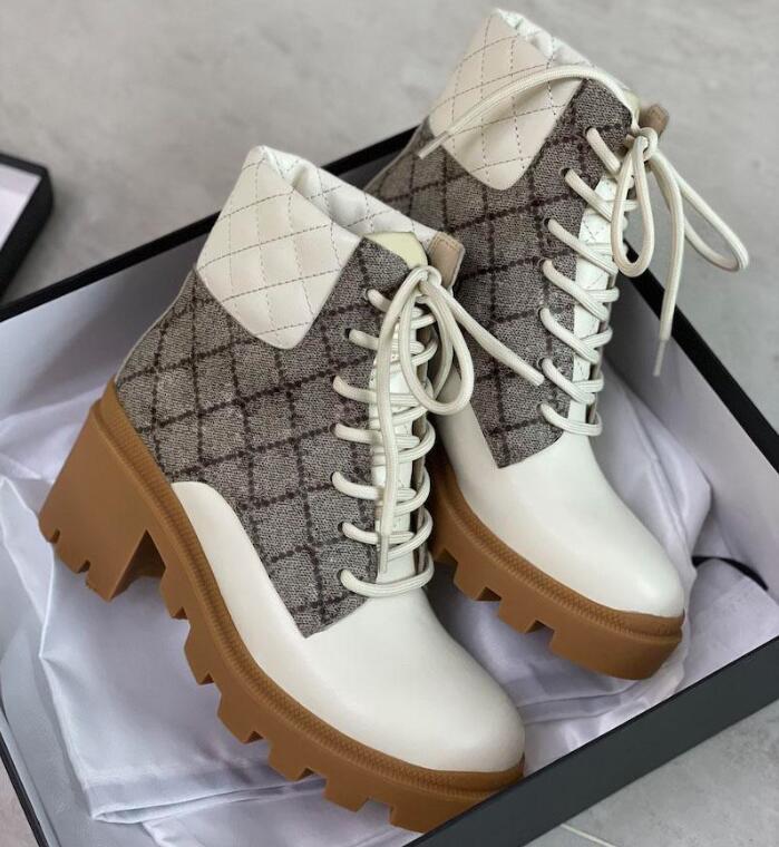Designer 22 Klasyczne buty dla seniorów modne pustynne denim skórzane luksusowy zimowy platforma gumowa wysokie obcasy krótkie buty grube laureatowe botki platformowe