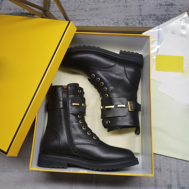 أحدث أحذية ثلج من الجليد مارتن الصحراء الحذاء نساء من منصة الحائز على جائزة الجلود البيضاء النجمة النجمة تريل متابعة الكاحل الحذاء الشتاء الحذاء عالية الكعب مع صندوق 35-42