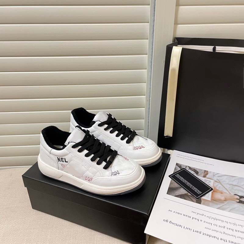 Ladies Designer Casual Shoes Luxury Retro Low-Top Sneakers med snörning som inte sliter slitstyrande BEDABLE BEKLIGT BELT BOX 34-40
