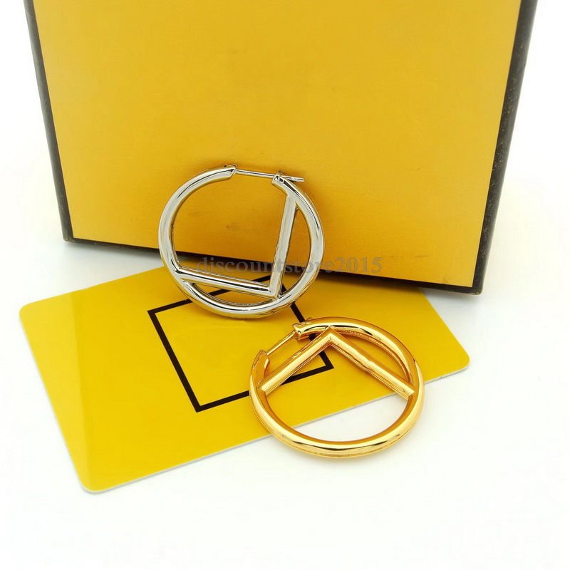 Europa America Orecchini a cerchio in stile moda Lady Women Gold Silver Rose Color Hardware Lettera incisione