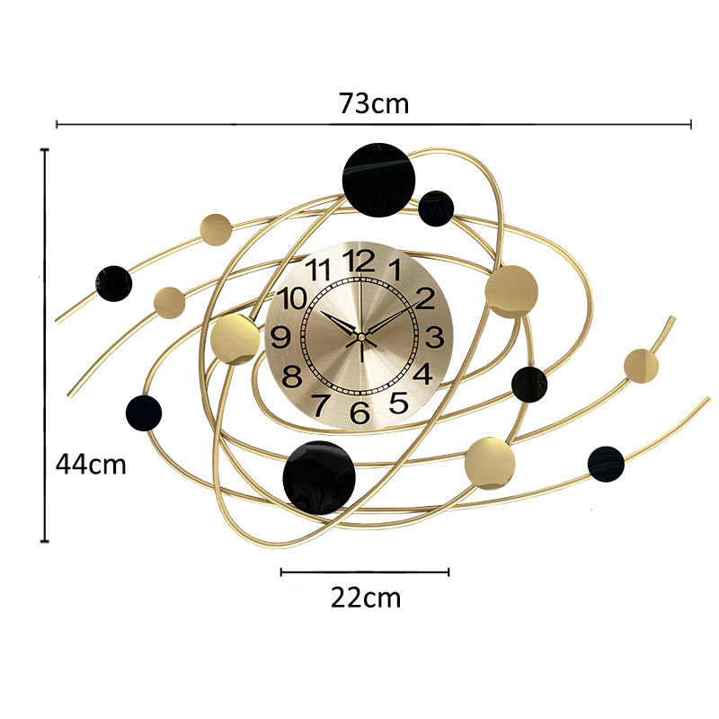 Orologi da parete Grande orologio Creativo Soggiorno Decorazione Nordic Minimalista Silenzioso Orologio da casa a forma di pianeta in metallo 220829