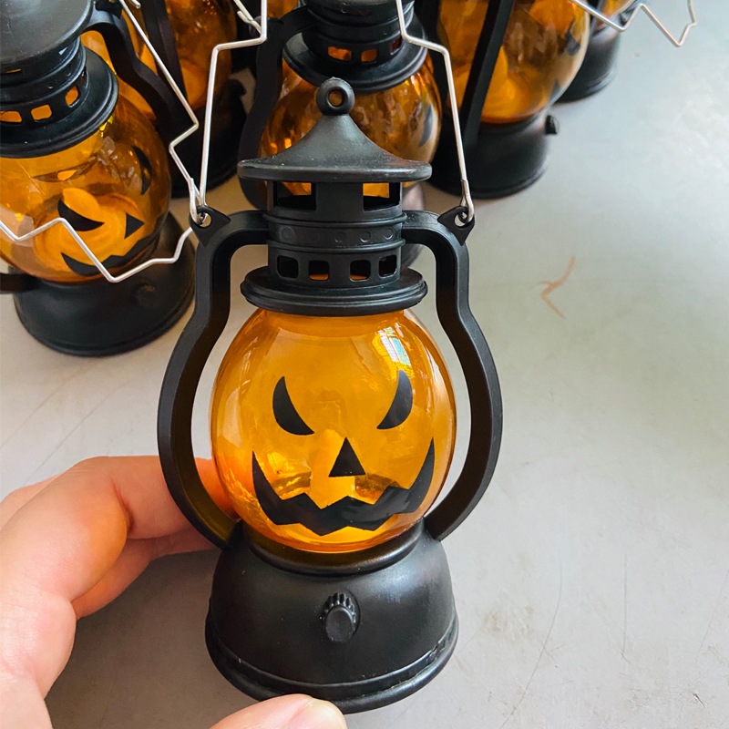 Décoration de fête Autres fournitures de fête d'événement Halloween Lampe à huile Citrouille Crâne LED Portable Citrouille Crâne Lanterne Bar Fête Atmosphère Props Pas