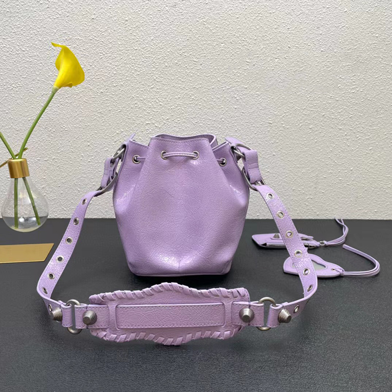 Lyxdesigner Handv￤skor Radley Cross Body Bag Motorcykelv￤ska L￤der Bucket Bags Fashion Trend Ladies Shoulder Bag With Cosmetic Mirror 17.8