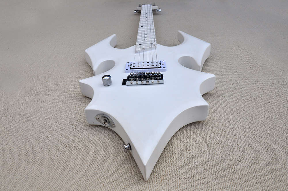 Chitarra elettrica bianca a 6 corde con pickup Humbucker a 27 tasti