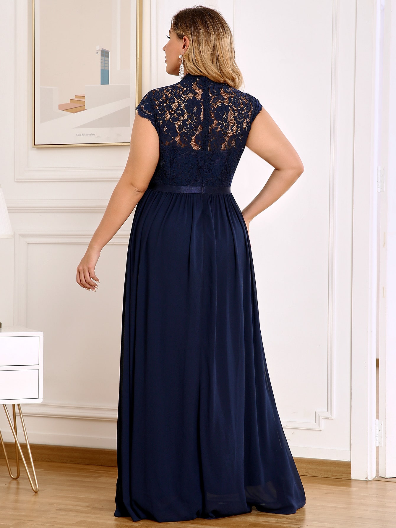 Navy Blue Lace Plus Size Bridesmaid Dresses Sheer Jewel Neck Country Maid Of Honor Dress A Line Floor Length Chiffon Evening Gowns