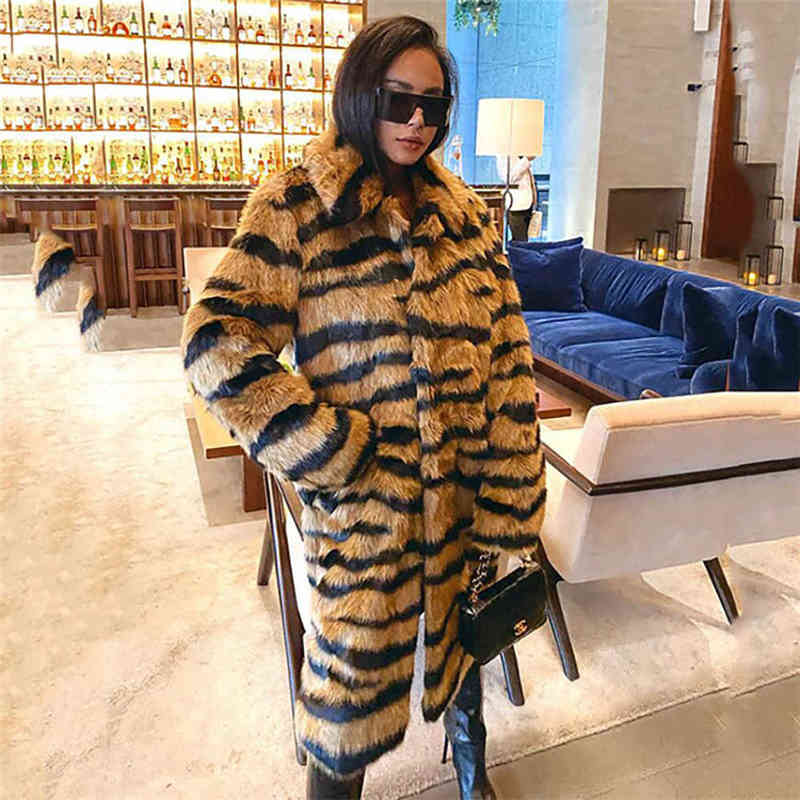 Pelliccia da donna sexy stampa leopardo nuovo inverno finto lungo signore di lusso peluche marca moda finta pelliccia giacca a vento donna 4XL L220829