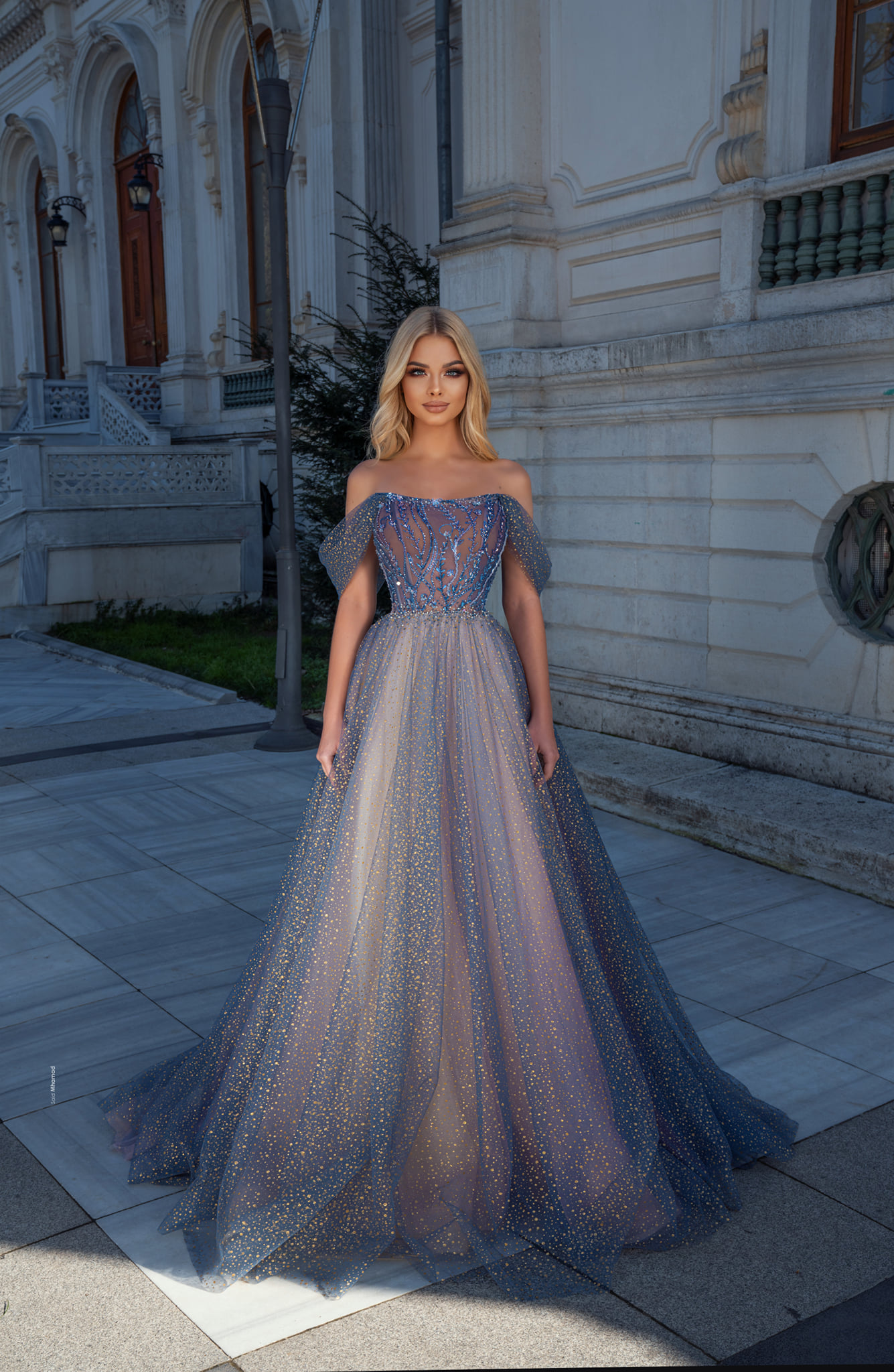 Sparking Off the Shoulder Prom Dresses Una linea senza maniche Abiti da festa Sweep Train Abito da sera su misura con paillettes