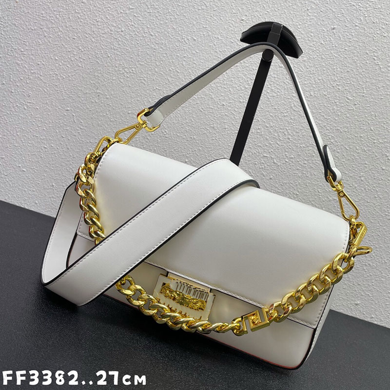 Designers Totes bags woman shoulder bag Handbags crossbody Classic snap closure very good workmanship Very convenient to carry Hardware chain decoration