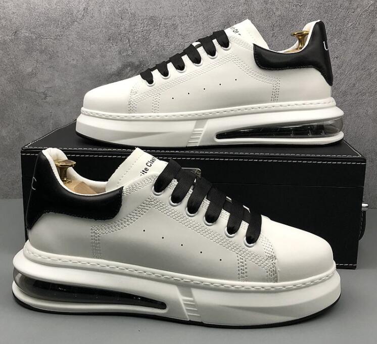 Nouvelle vague Designer Hommes Sneaker Chaussures de course Respirant Casual Skateboard Marche Quotidienne Mode Classique Porter Résitant Hommes Robe Mocassins top chaussures en ligne