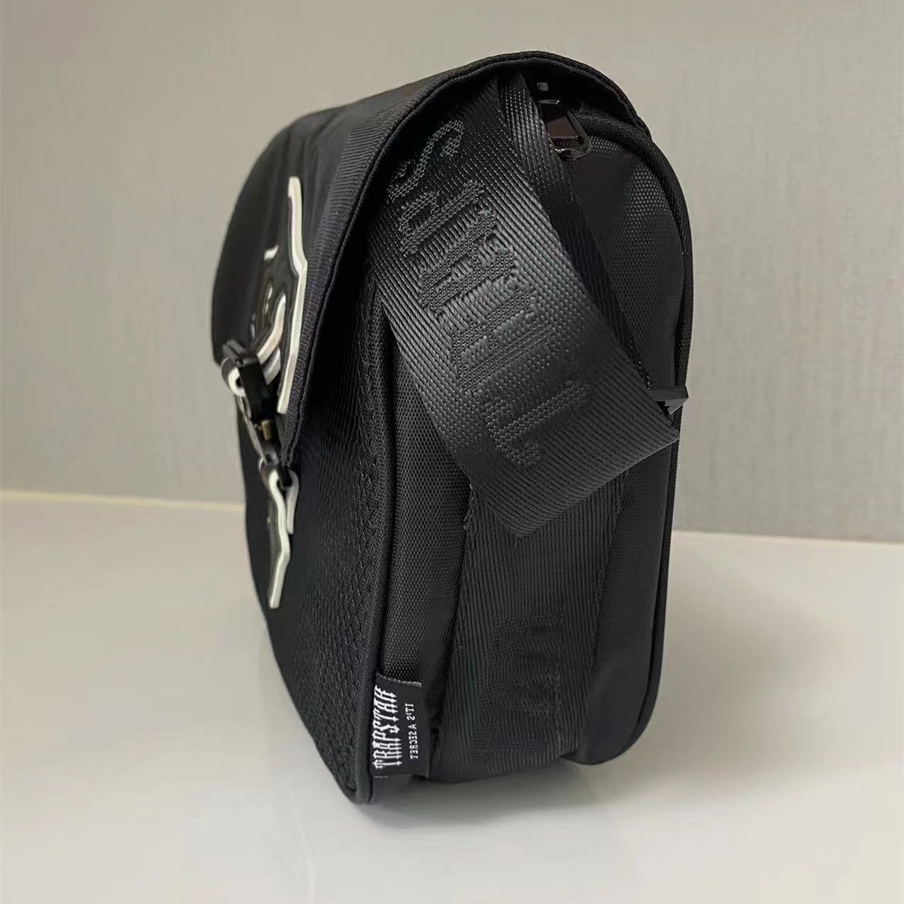 Trapstar 럭셔리 디자이너 가방 Irongate T Crossbody Bag 영국 런던 패션 핸드백 방수 지갑 배낭 토트 메신저 백 스포츠 야외 팩 토트