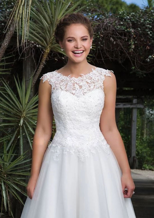 Abito da sposa a trapezio bianco in tulle lungo fino al pavimento Abiti da sposa con scollo in pizzo gioiello 2022 Novità