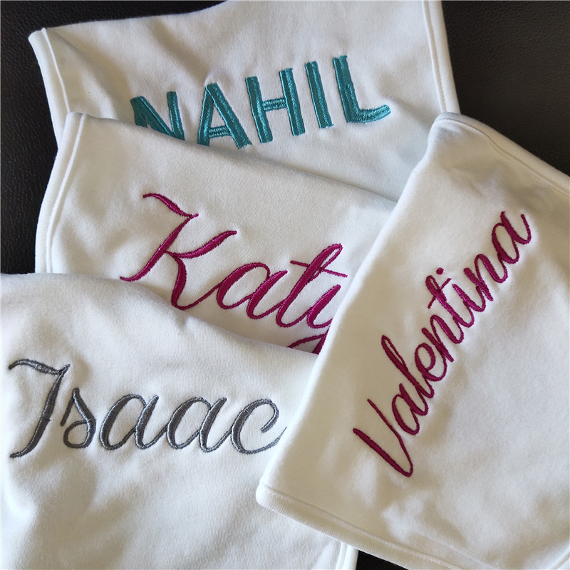 Bibs Burp Cloths Name Personalized Baby Bib 100% Cotton White Plain Born Baby Saliva 아기 기념일 샤워 선물을위한 재미있는 생일 선물 220830