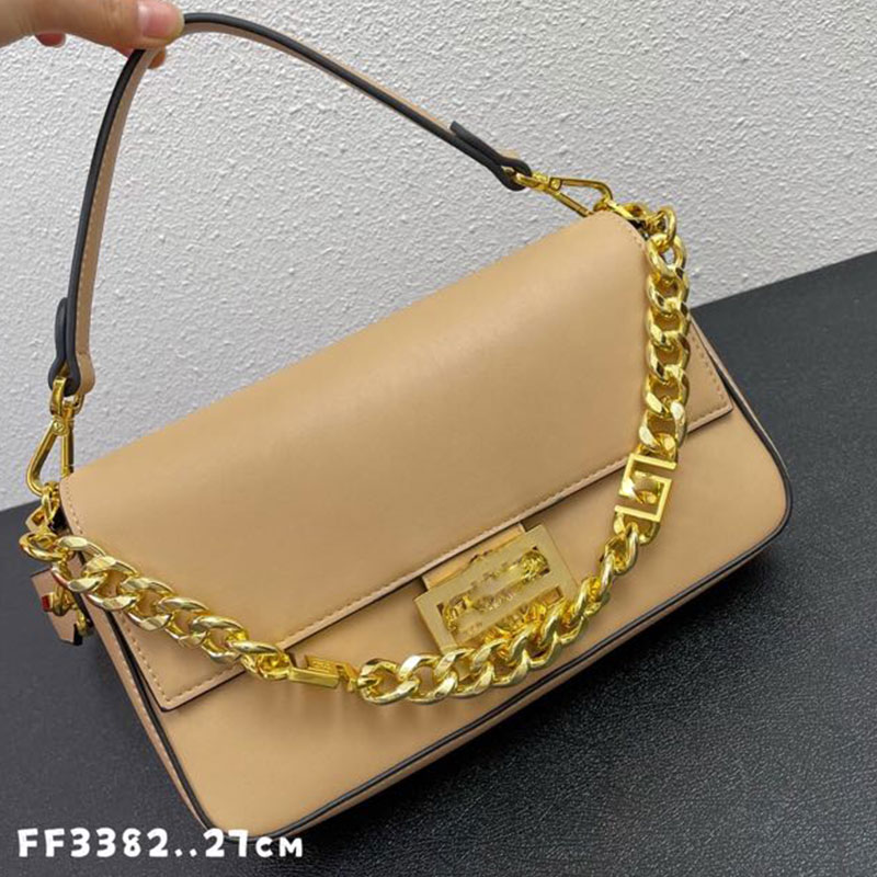 Designers Totes bags woman shoulder bag Handbags crossbody Classic snap closure very good workmanship Very convenient to carry Hardware chain decoration