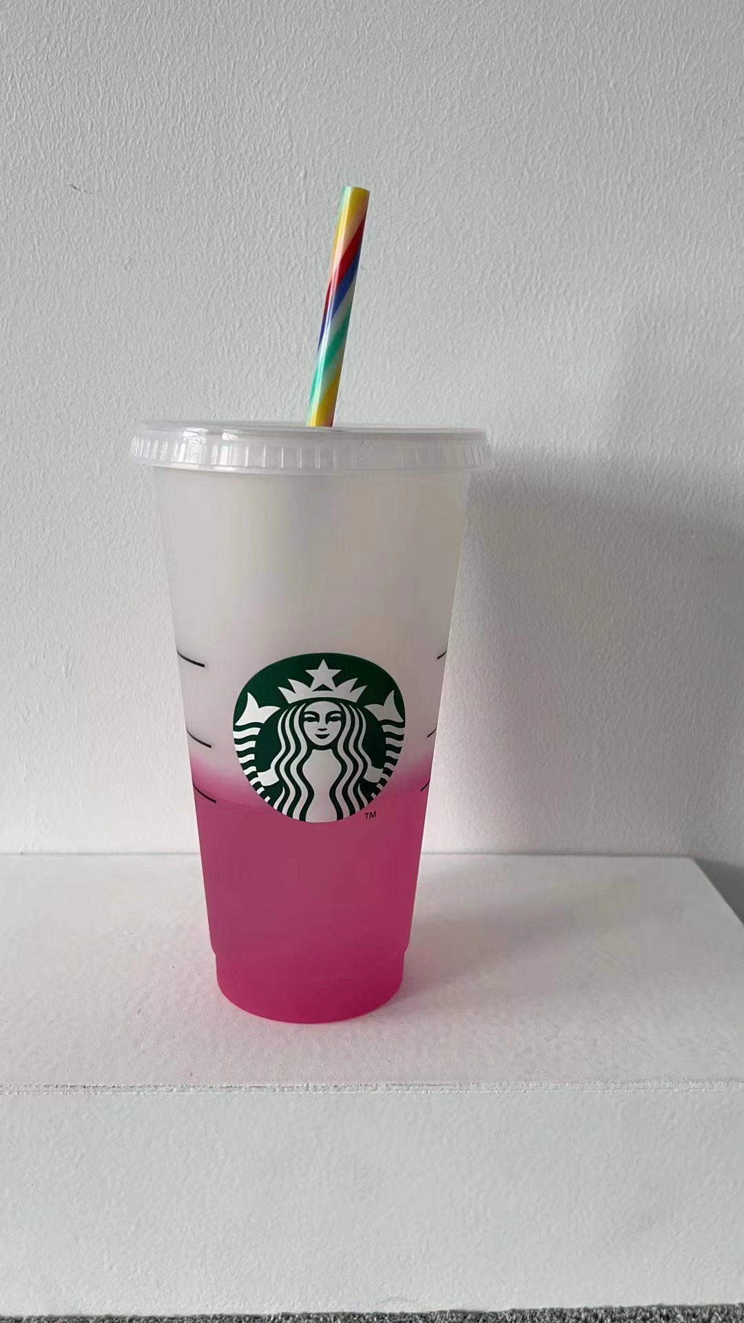Starbucks Denizkızı Tanrıça 24oz 710ml Plastik Kupalar Tumbler Yeniden Kullanılabilir Açık İçme Düz Alt Sütun Şekli Kapak Saman Kupası