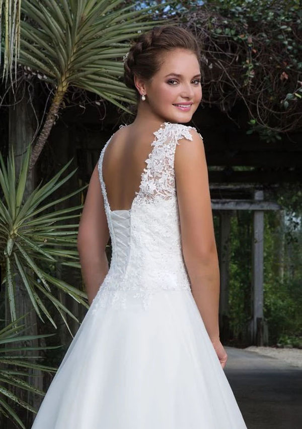 Abito da sposa a trapezio bianco in tulle lungo fino al pavimento Abiti da sposa con scollo in pizzo gioiello 2022 Novità