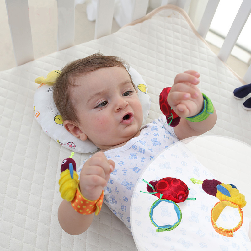 Partihandel baby handled rattle leksakbagge Bee Bell Watch Band Nyfödd lugnande docka Spädbarns säng Plush Comfort Toy