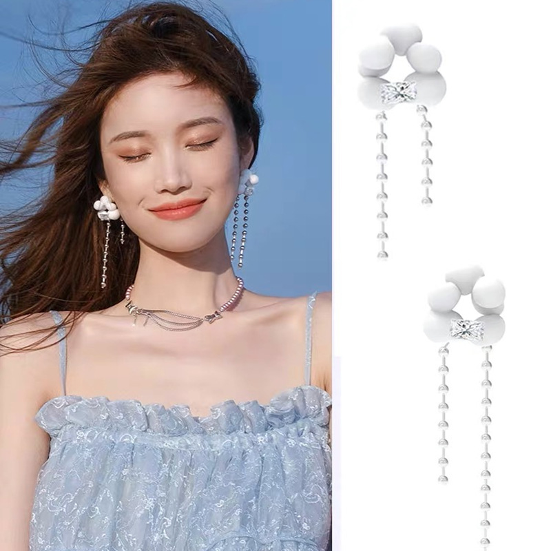 Dangle żyrandol Projektanci mody Białe wiatrowe kolczyki dla kobiet w stylu koreańskim 2022 Nowe Pendientes