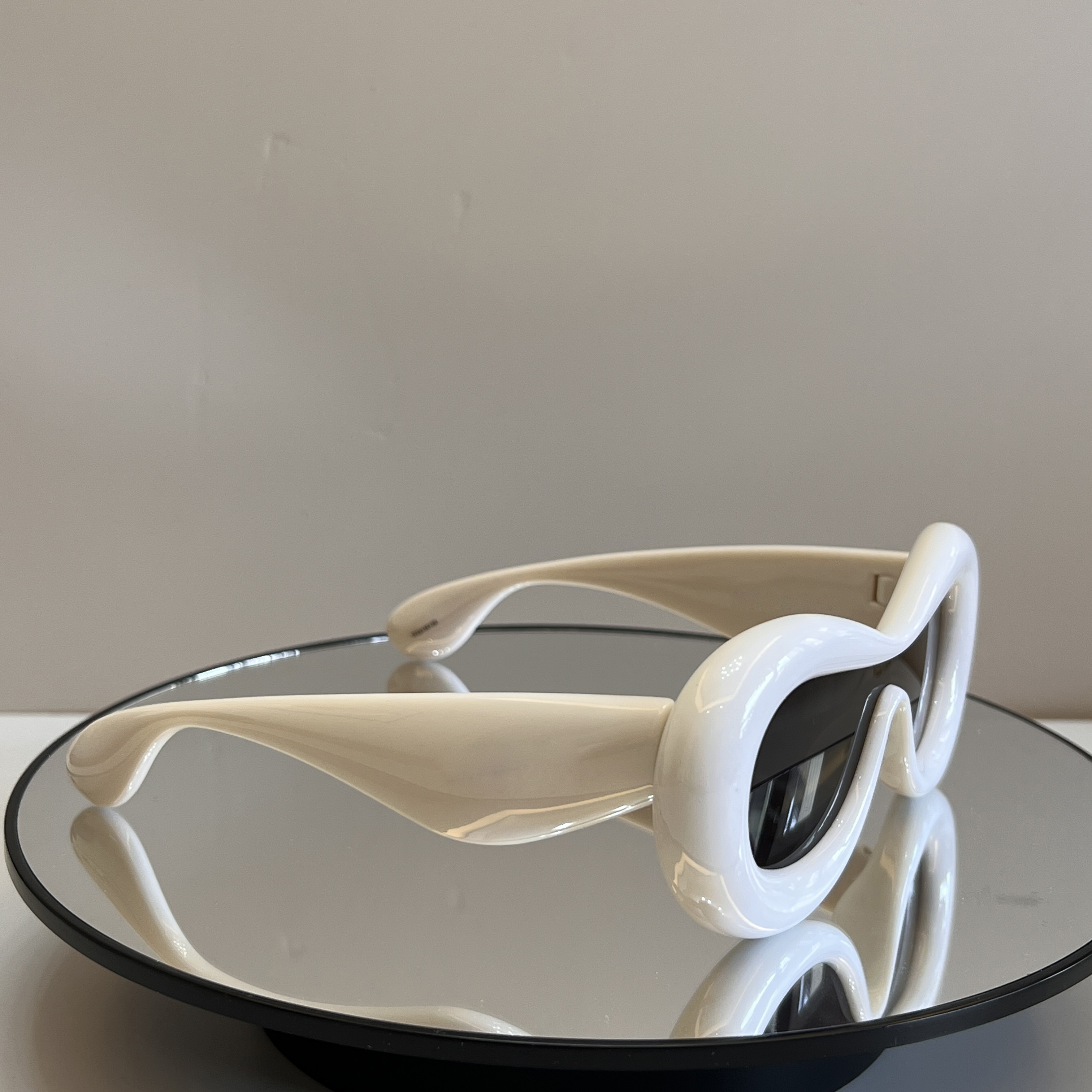 女性のためのレディースラグジュアリーデザイナーサングラス40099男性サングラスメンズフロッティングファッション保護目コンバージョンキャットアイズUV400面白いヒップホップヨーロッパ眼鏡