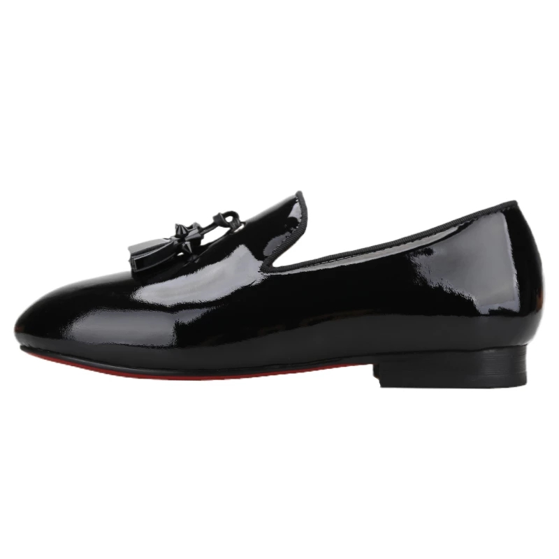 Kleidschuhe Neue schwarze Lackleder-Kid-Loafer Handgemachte Spikes Quaste Kinder Casual Flats für Geburtstag Rote Farbe Boden