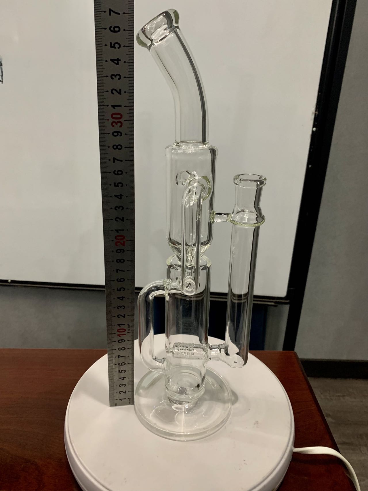 Fume Gravity Bong Honeycomb Glassphone Rökningstillbehör HIOFKA CAKBELT ASH CAPTERS Oljebrännare Pipe Glass Fume Hookah Beaker Recycler Bongs