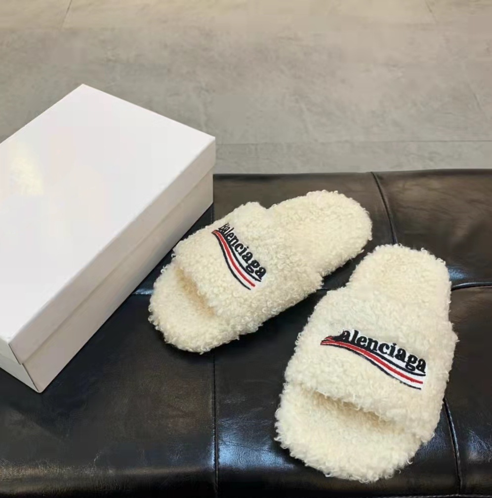 Designer Slippers Luxury Men and Women's Furry Slide Sandal in Fake Shearling Open Toes Flat Heel EU35-44 With Box Inddor Hotel