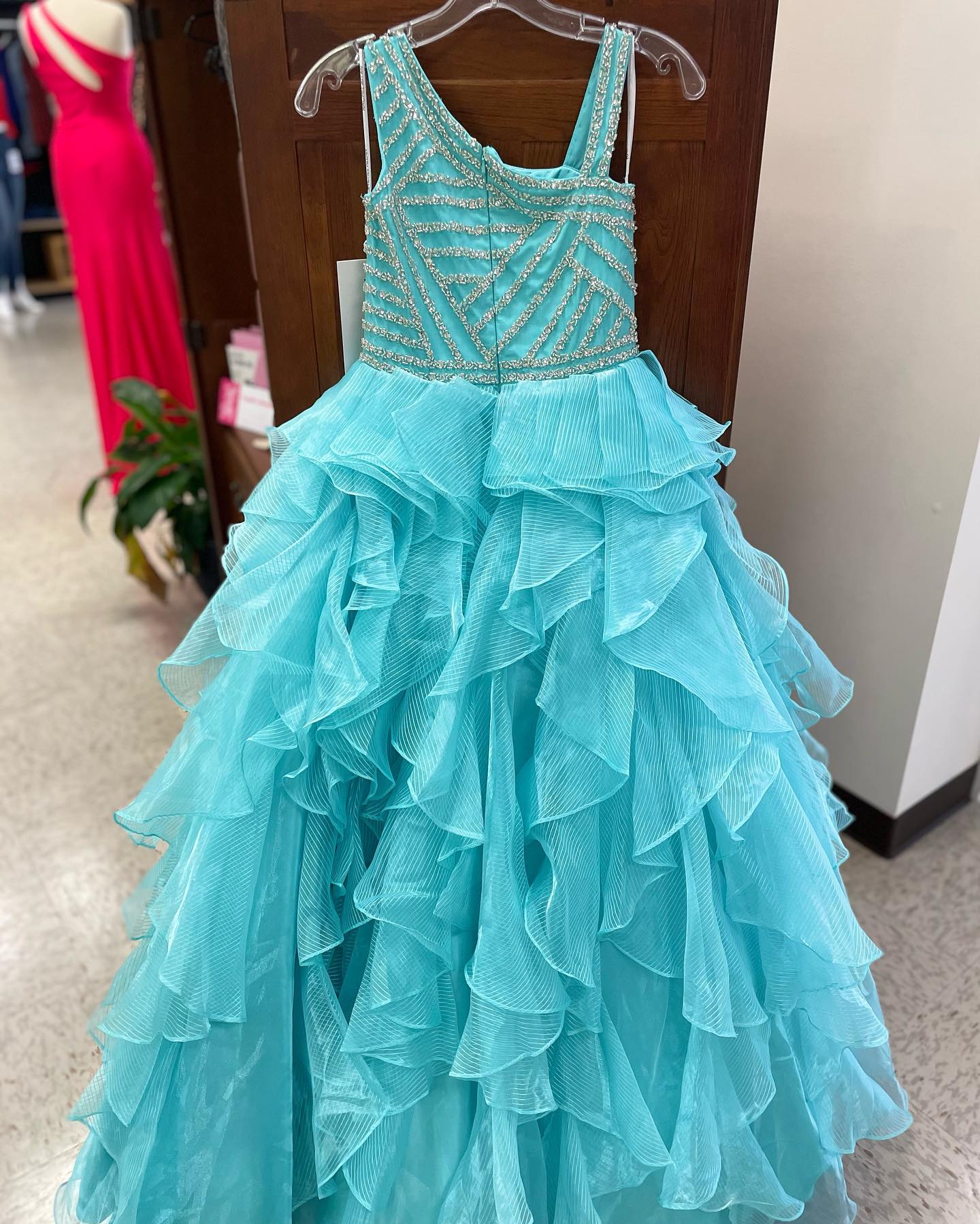 Vestido de concurso de menina de coral 2023 babados com miçangas orgânguas pequenas garotas de aniversário do evento formal festeira de festa infantil adolescentes adolescentes pré -adolescentes jovens jovens juniores rachel