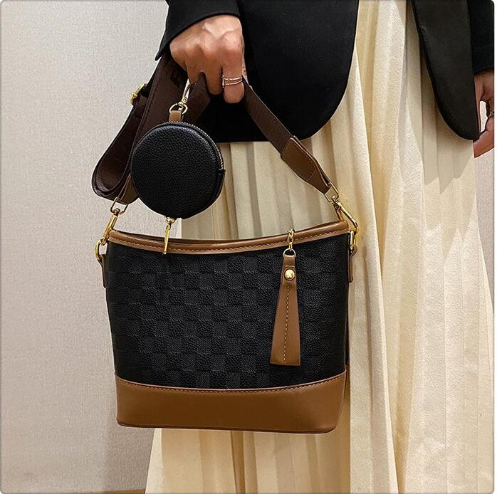 Female Bags Shoulder Bags Messenger Bag Women Bucket Large Capacity Vintage PU Leather Lady Handbag Brown