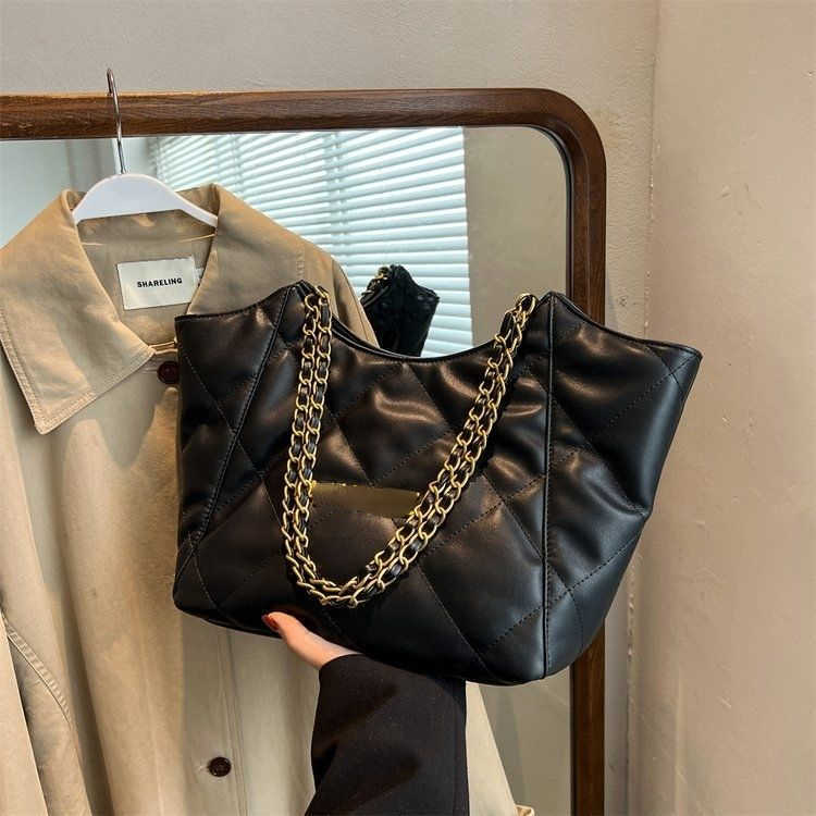 Borse a tracolla designer di lusso da donna 2023 Borsa a tracolla portatile versatile in pelle di alta qualità Borsa a tracolla con reticolo di diamanti di moda Vendite dirette in fabbrica