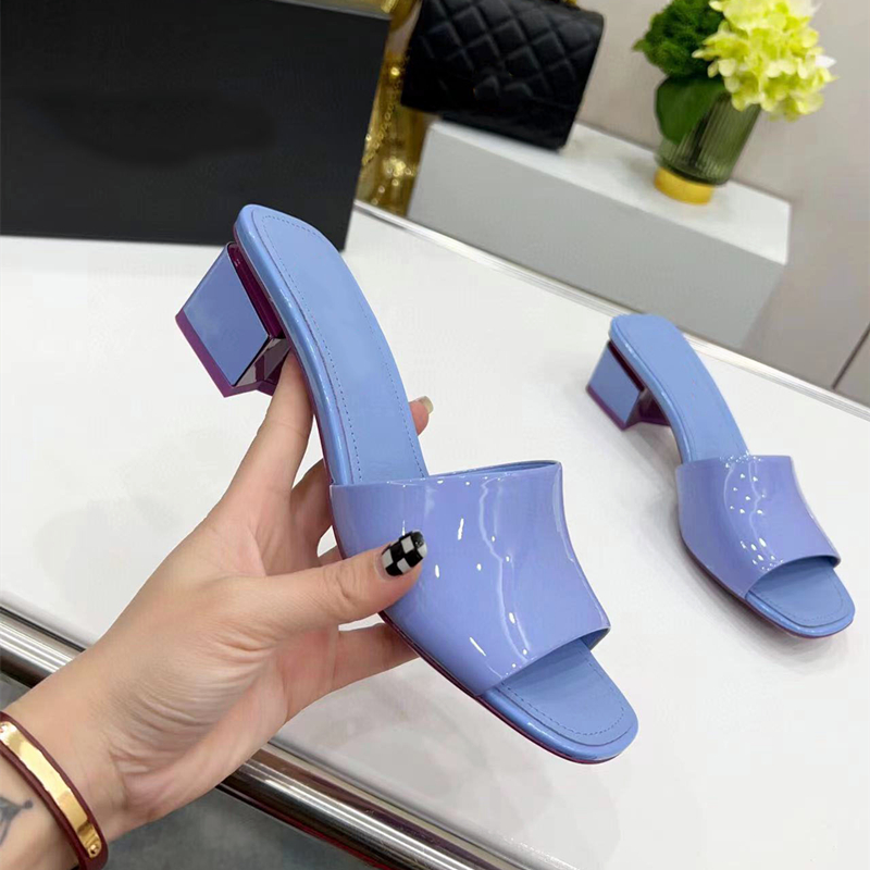 Designer Women's High Heel tofflor Sexig Chunky Heel Leather Party Fashion Summer Jelly Sandals 8.5 4,5 cm Storlek 35-43