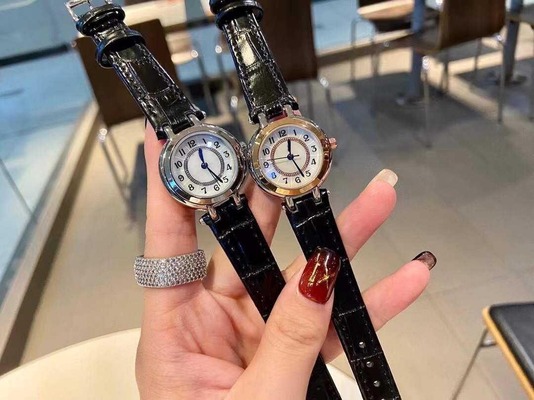 Fashion Women Black Number Watches Red Leather Quartz Wristwatch White Mother of Pearl Watches Shell Dial Ladies Geometric Circle Clock 30mm